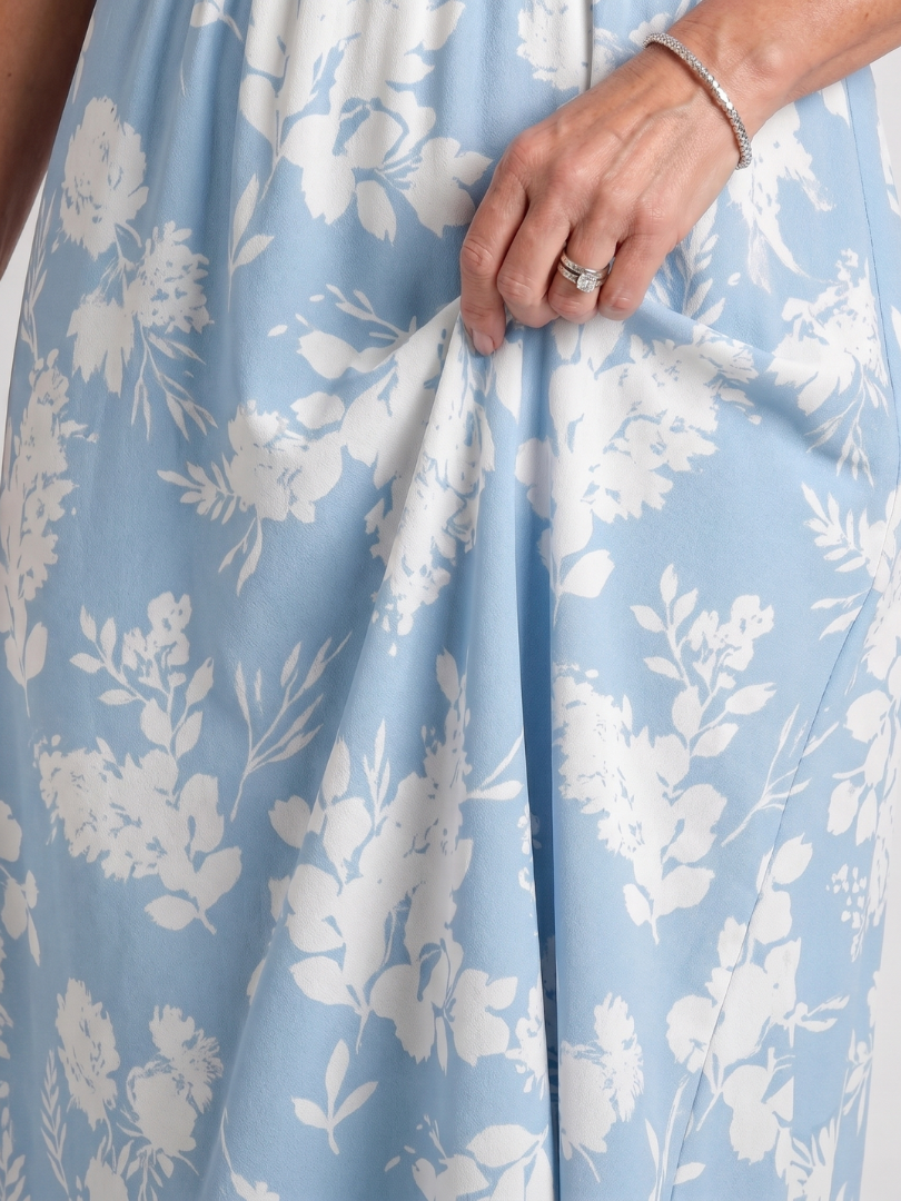 Sietske | Midi-jurk met Bloemenprint in Lichtblauw