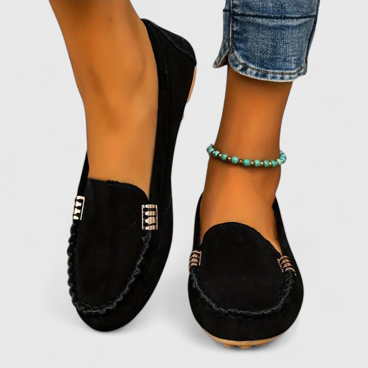 Tess | Turquoise mocassin met siernaden