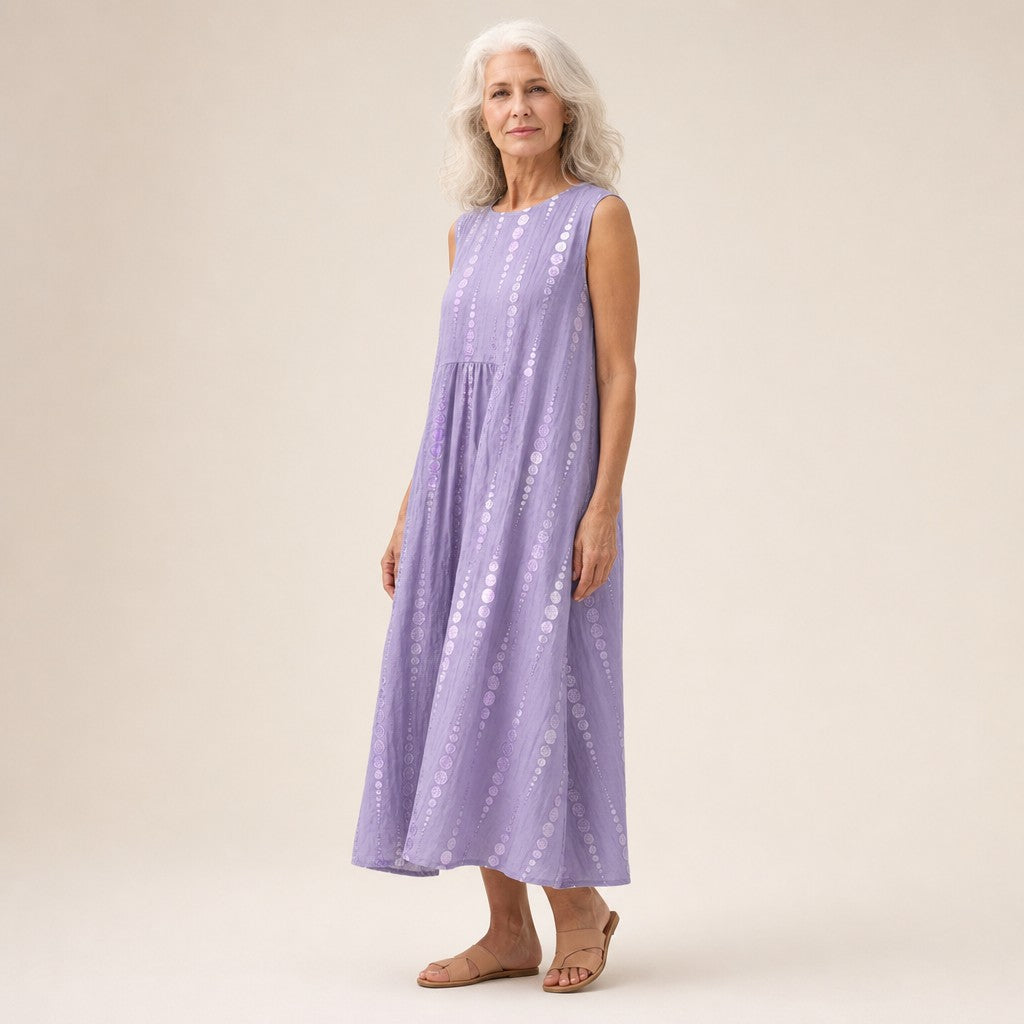 Esmee | Mouwloze midi-jurk in lila met stippenbanen