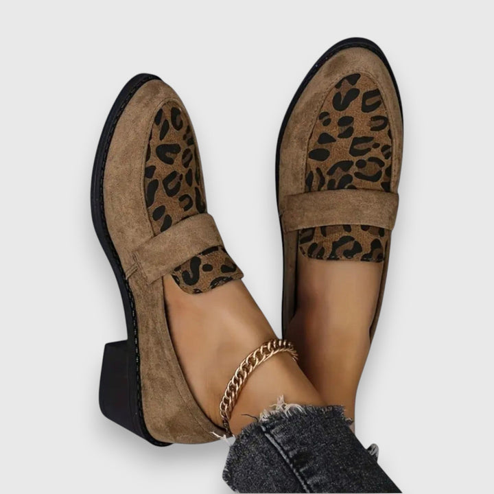 Margriet | Bruine loafer met dierenprint