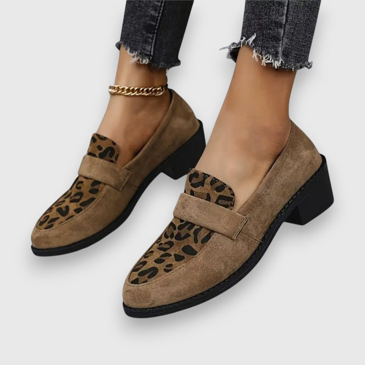 Margriet | Bruine loafer met dierenprint