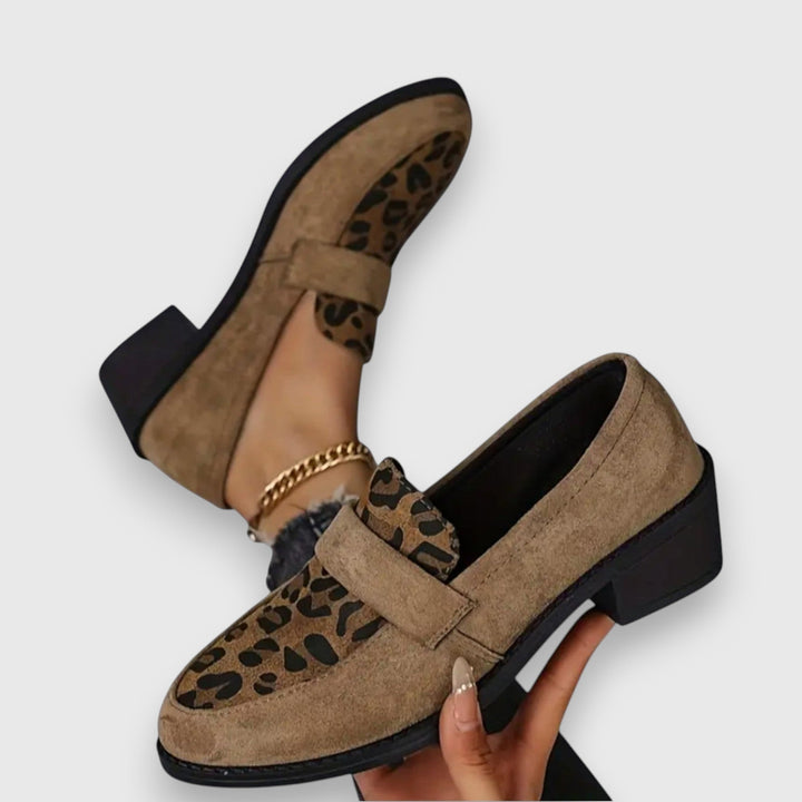 Margriet | Bruine loafer met dierenprint