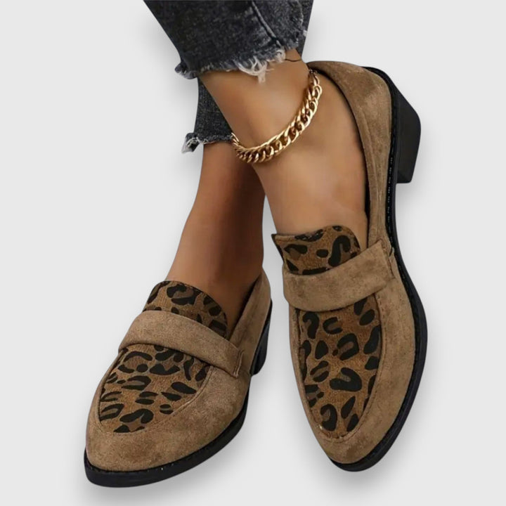 Margriet | Bruine loafer met dierenprint