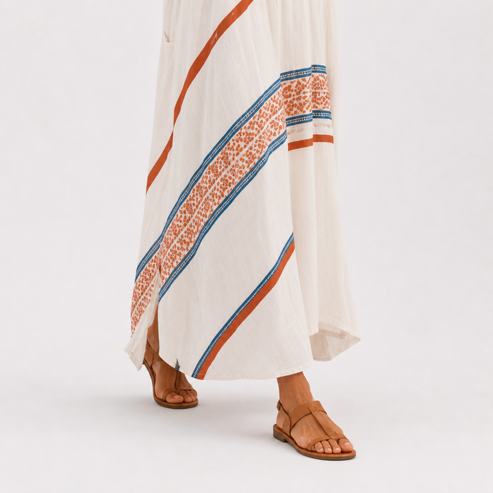 Stijntje | Witte Kaftan met Etnisch Randmotief