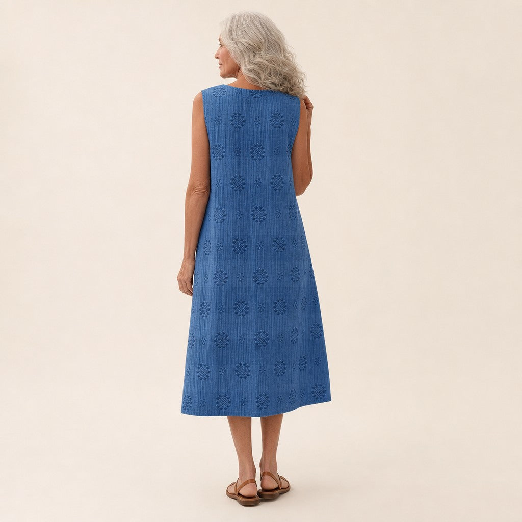 Iris | Mouwloze midi-jurk in blauw met bloemenstructuur