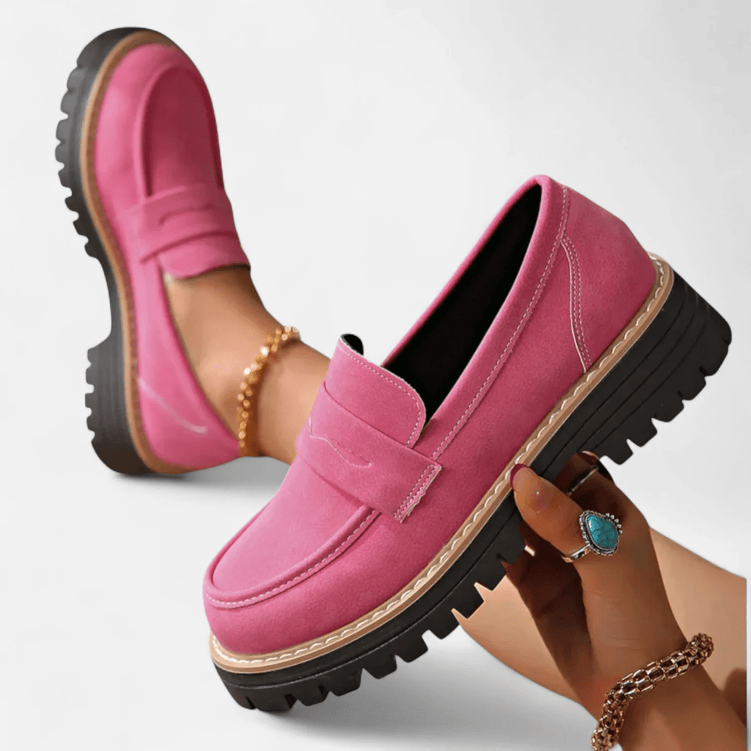 Britt | Zwarte loafer met profielzool