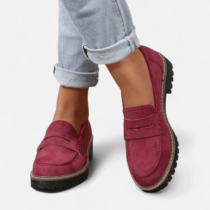 Britt | Zwarte loafer met profielzool