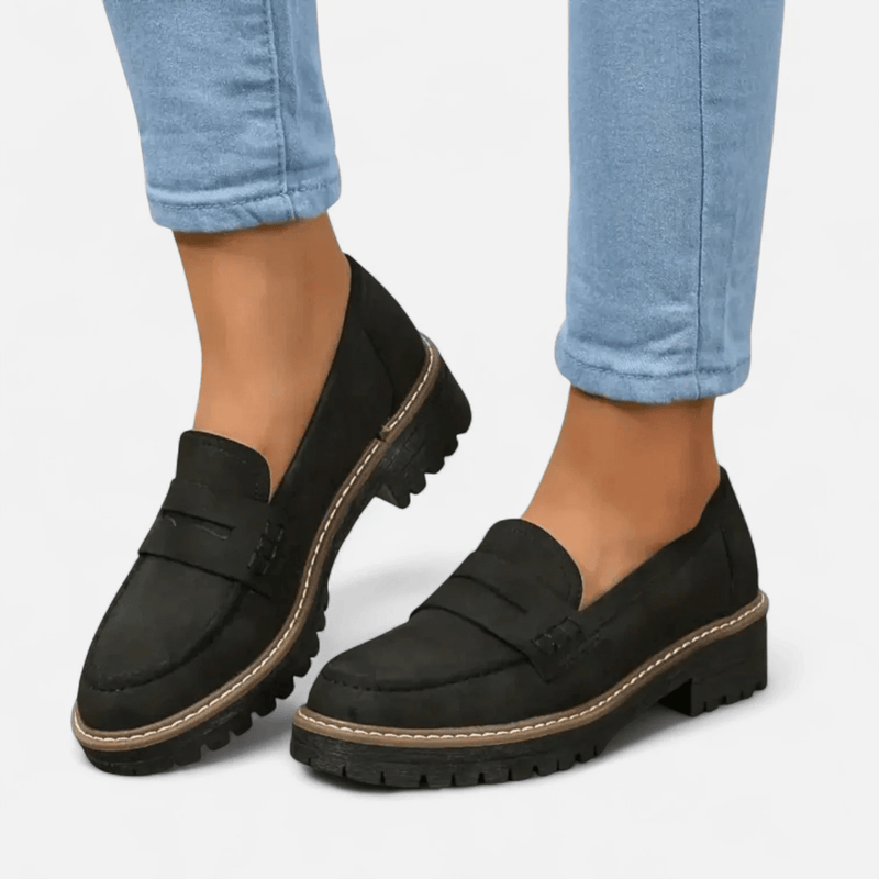 Britt | Zwarte loafer met profielzool