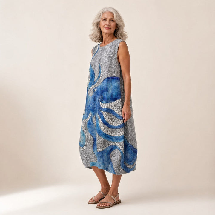 Gerda | Mouwloze midi-jurk met geschilderde octopus op grijs