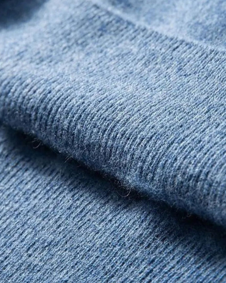 Gatze | Blauwe trui met V-hals