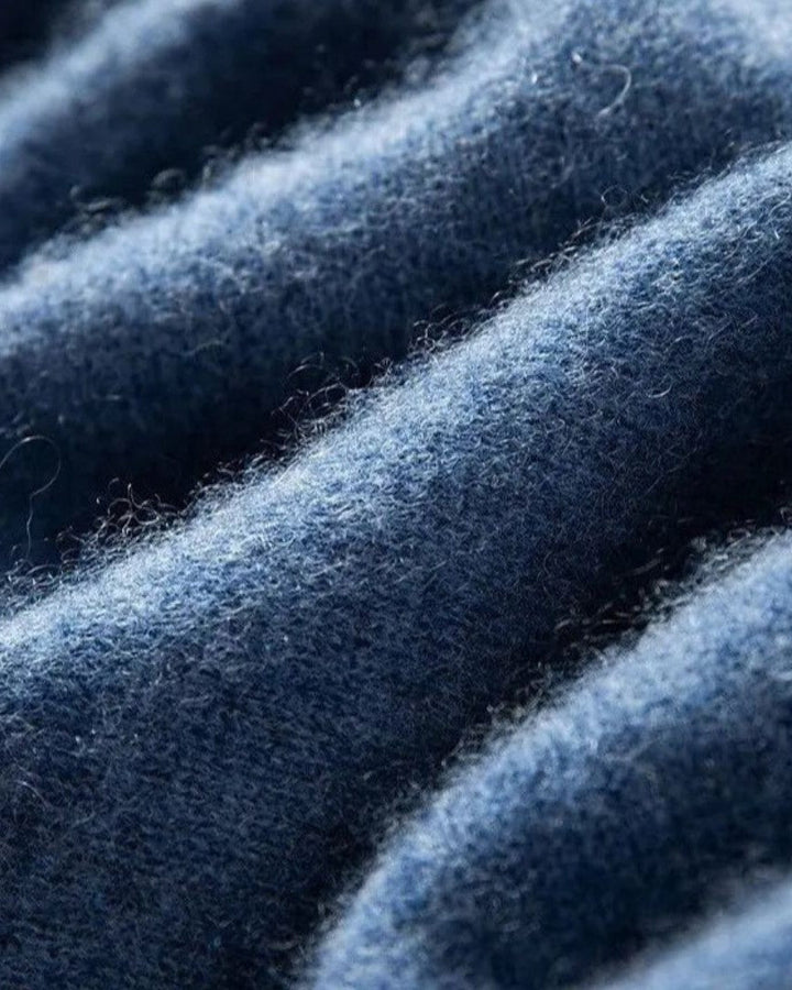 Gatze | Blauwe trui met V-hals