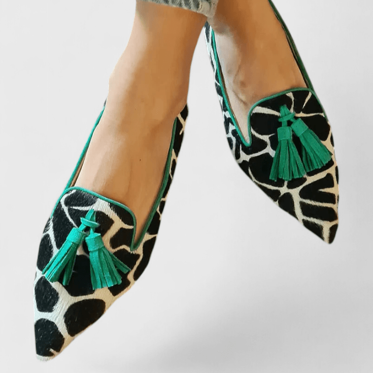Fleur | Spitse loafer met grafische print en kwastjes