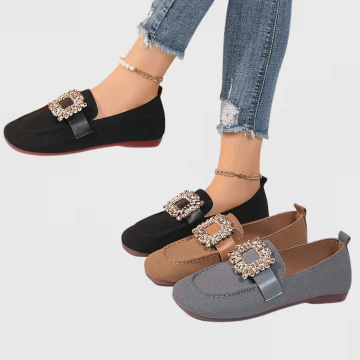 Jorien | Zwarte loafer met siergesp