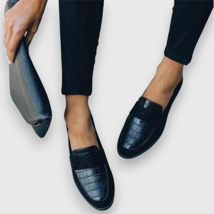 Rixt | Donkerblauwe loafer met krokoprint