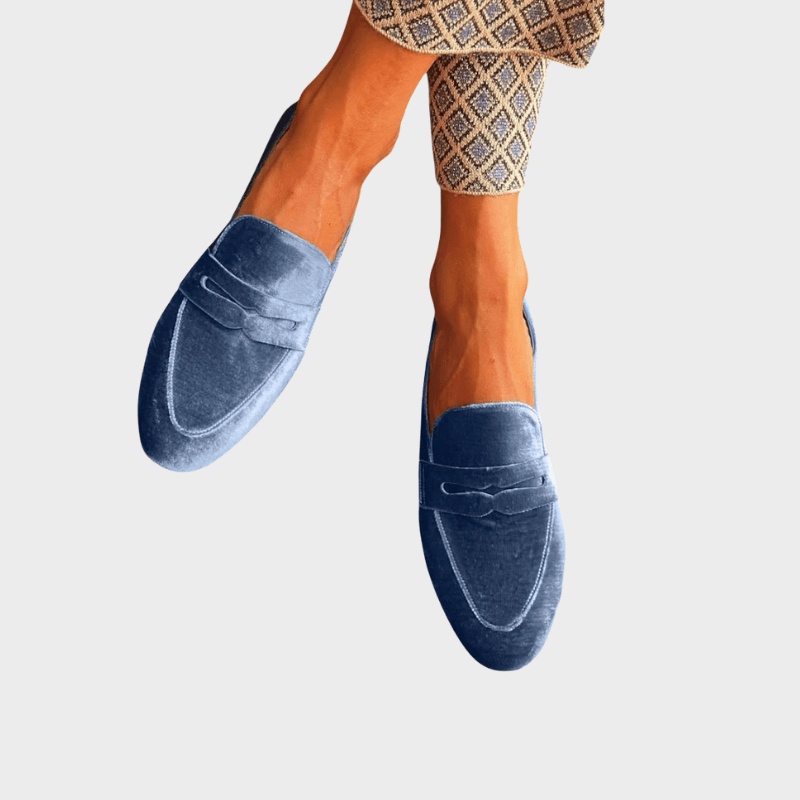 Isa | Blauwe loafer in fluweellook