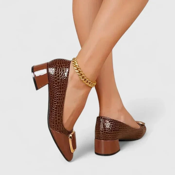 Suus | Zwarte krokoloafer met blokhak