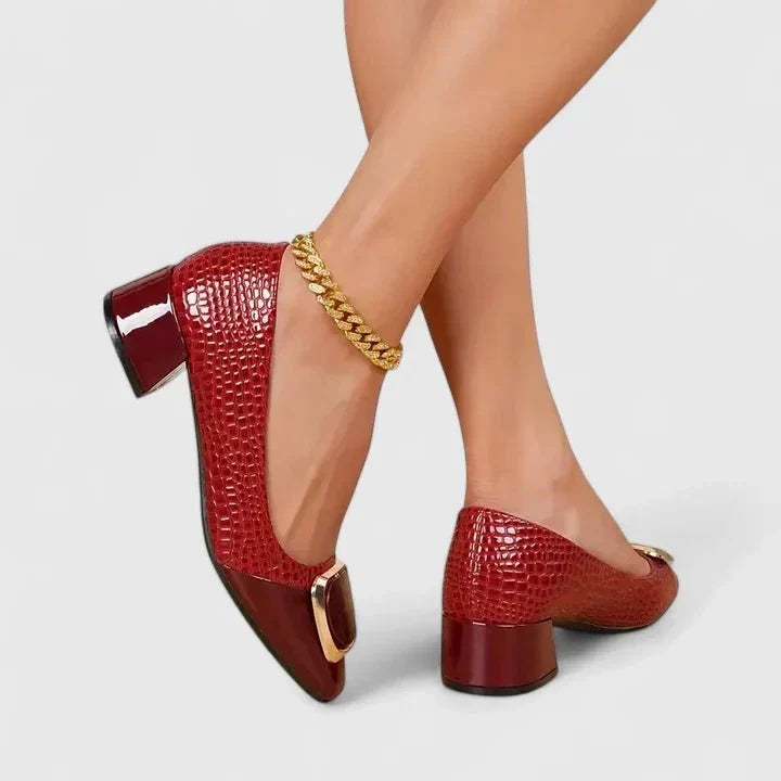 Suus | Zwarte krokoloafer met blokhak