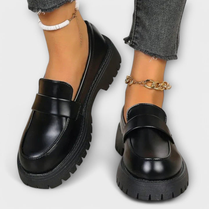 Sjoukje | Zwarte plateauloafer
