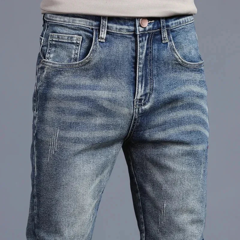 Mats | Taps toelopende jeans met subtiele wassing