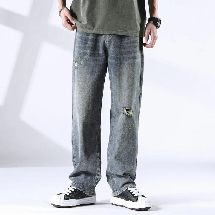 Nout | Verwassen jeans met scheurdetails en rechte pijpen