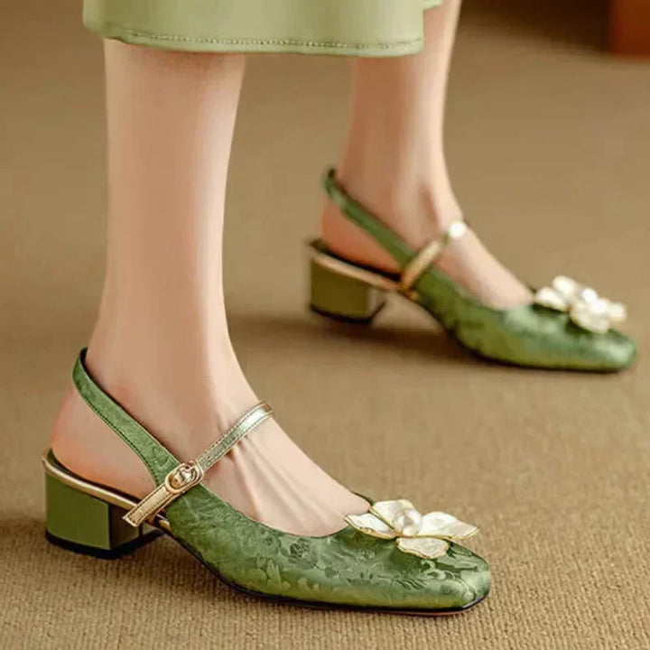 Machteld | Elegante damesschoenen met bloemdetail