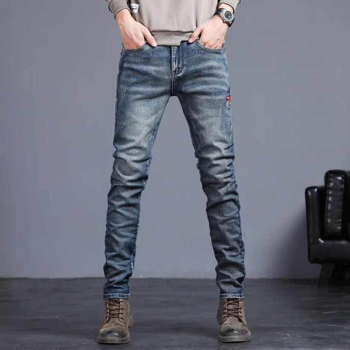 Mats | Taps toelopende jeans met subtiele wassing