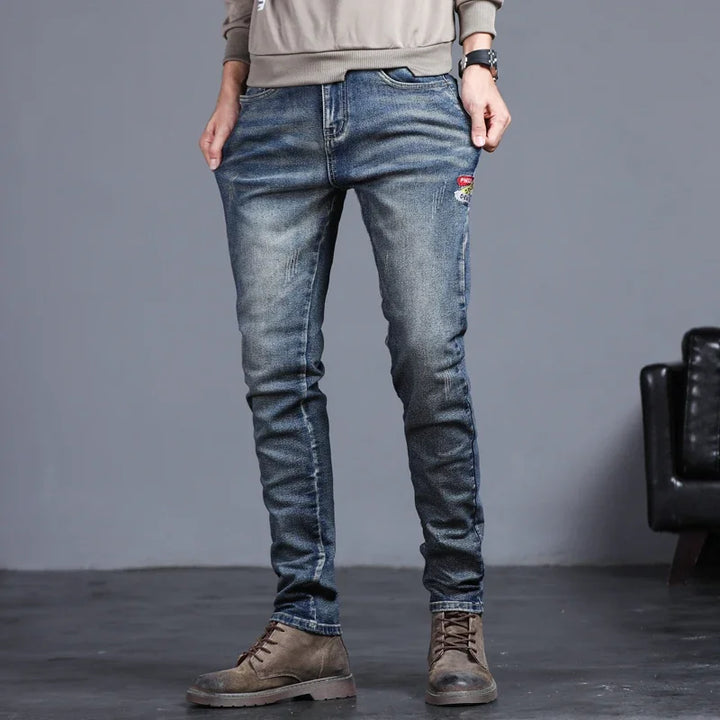 Mats | Taps toelopende jeans met subtiele wassing