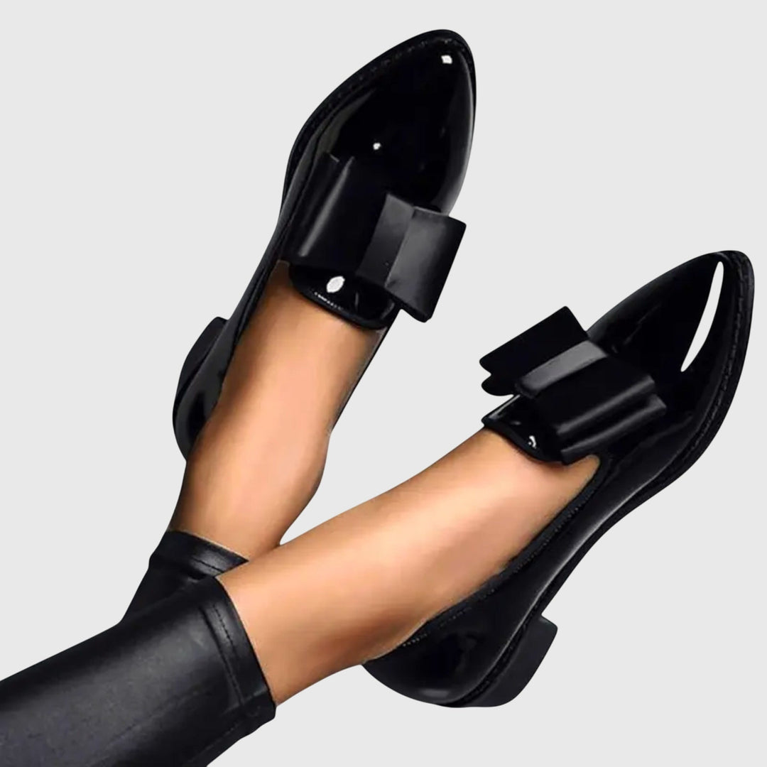 Jannie | Bordeauxrode lakloafer met strik