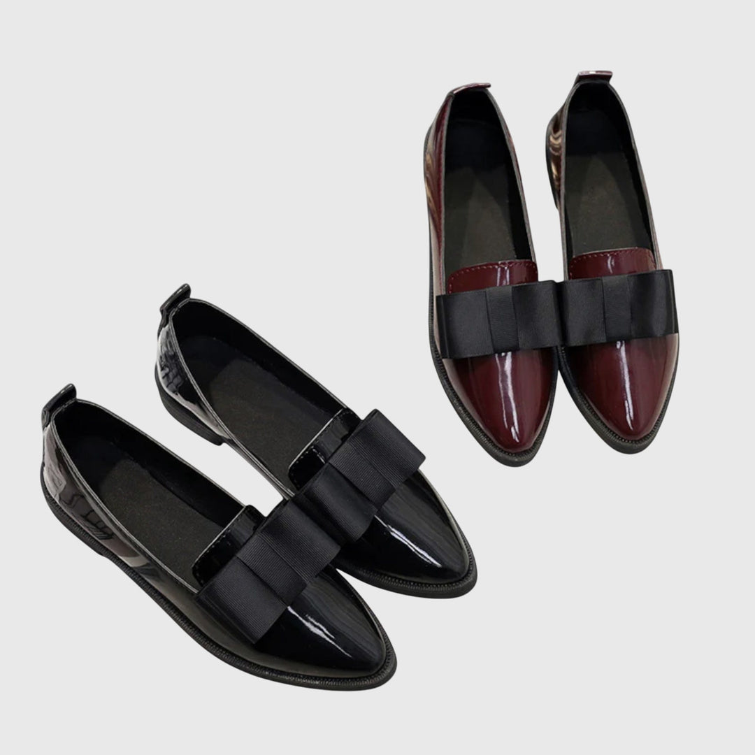 Jannie | Bordeauxrode lakloafer met strik