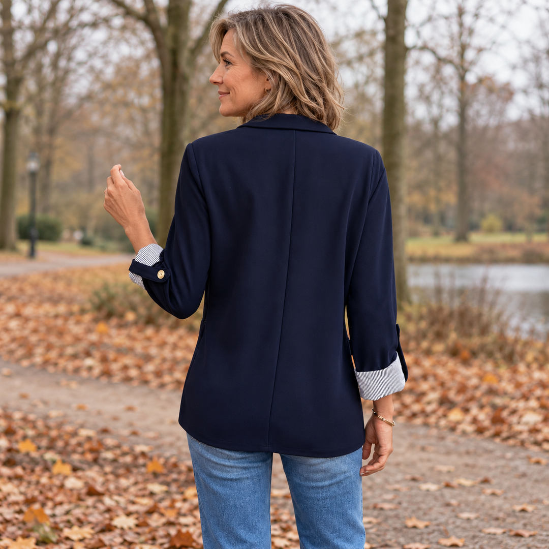 Aafke | Klassieke blazer met lichte knopen