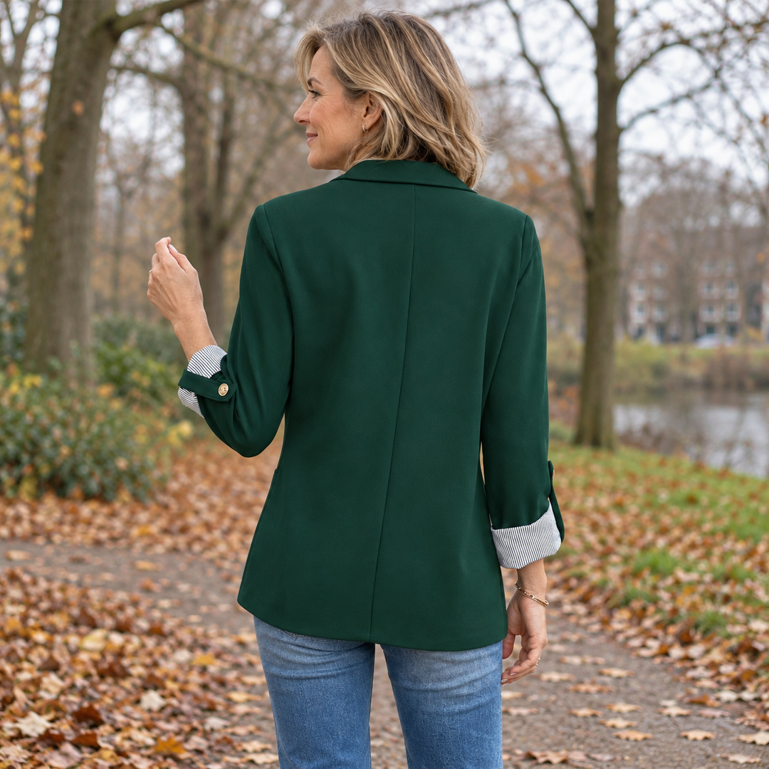 Aafke | Klassieke blazer met lichte knopen