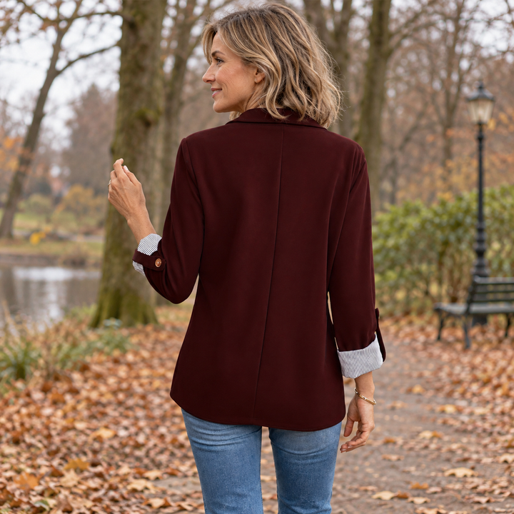 Aafke | Klassieke blazer met lichte knopen