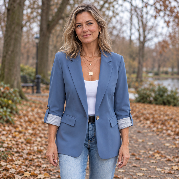 Aafke | Klassieke blazer met lichte knopen