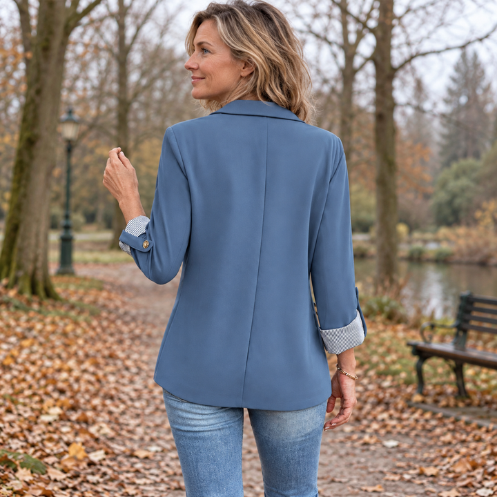Aafke | Klassieke blazer met lichte knopen