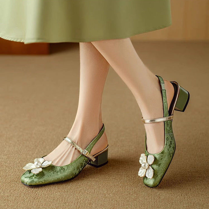 Machteld | Elegante damesschoenen met bloemdetail