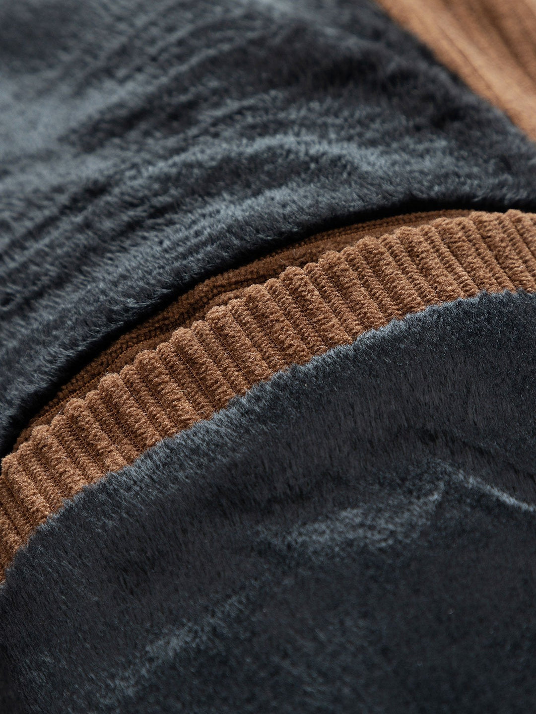 Dave | Corduroy jack met trechterkraag en rits