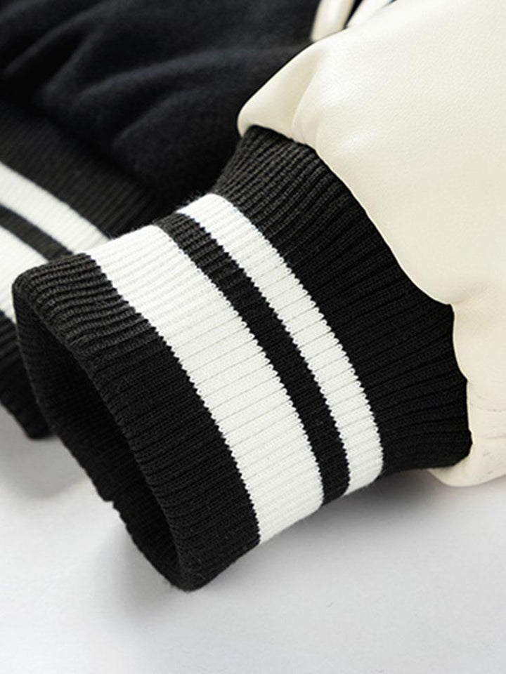 Yannick | Baseball jack met wolachtige pu-mouwen en contrastdetails