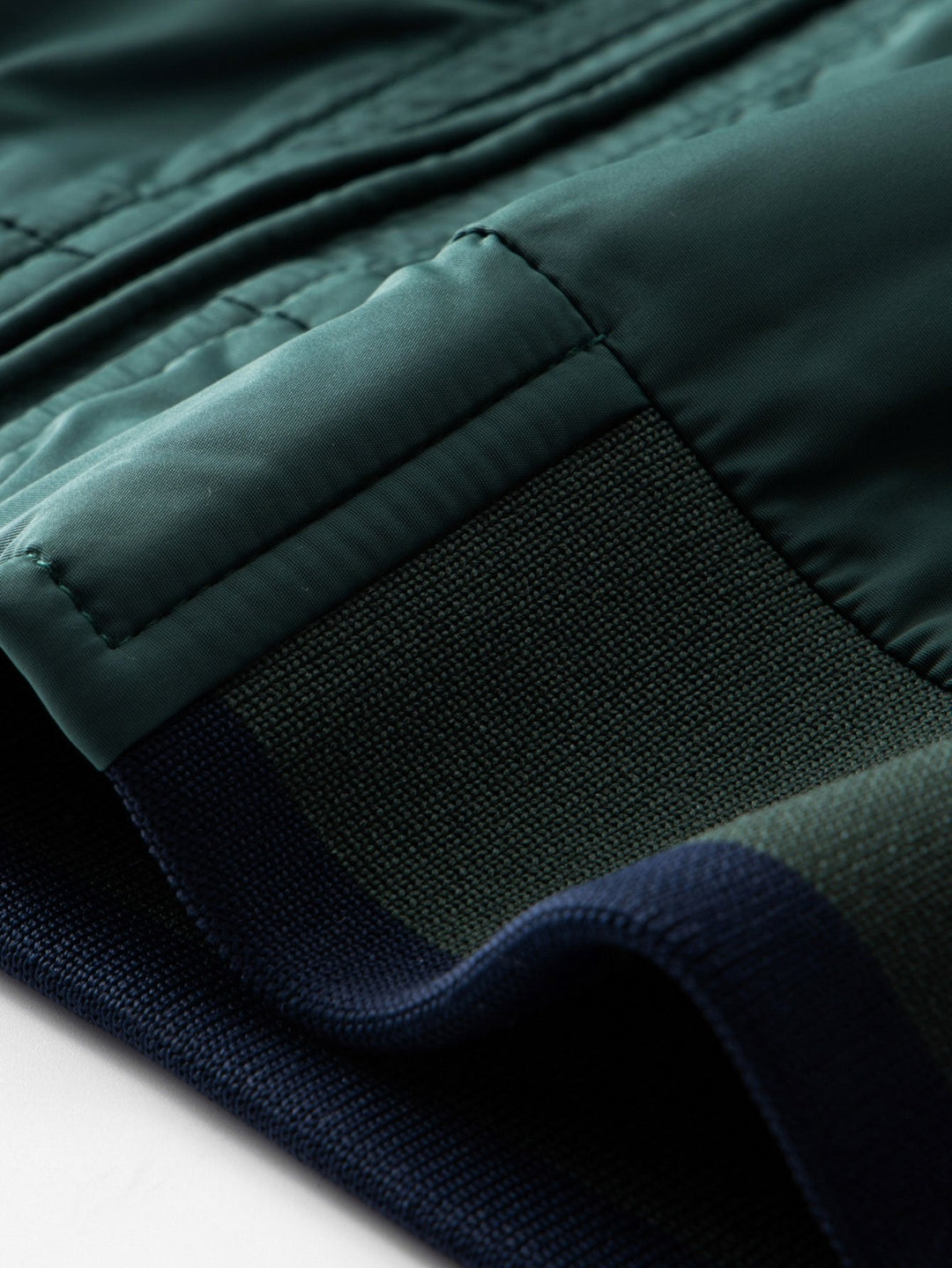 Luuk | Jack met afneembare capuchon in contrasterende kleur