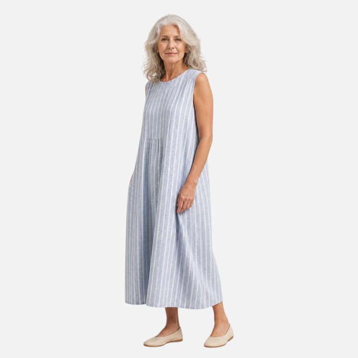 Wendy | Mouwloze midi-jurk met fijne lichtblauwe strepen