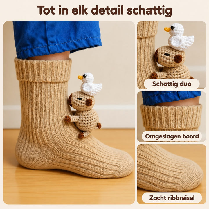 Tess | Knuffelsokken Capibara met Eendje – Details