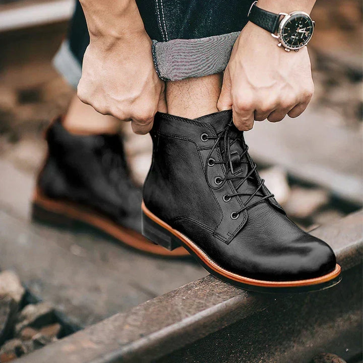 Ulbe | Bruine veterlaarzen in vintage stijl