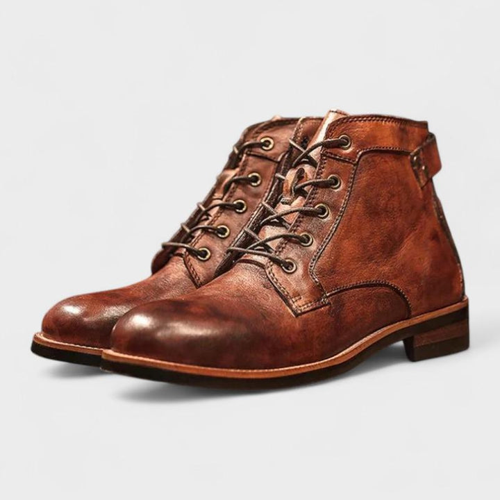 Ulbe | Bruine veterlaarzen in vintage stijl